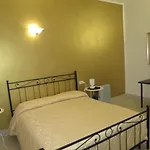 Artisti Rooms Bed & Breakfast 3*